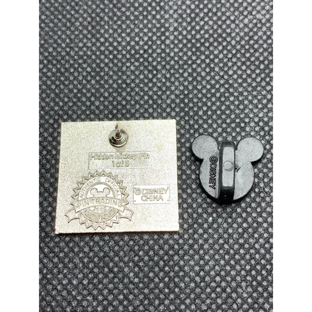 2009 Mickey Mouse Disney Trading pin Character Outlines Hidden Mickey